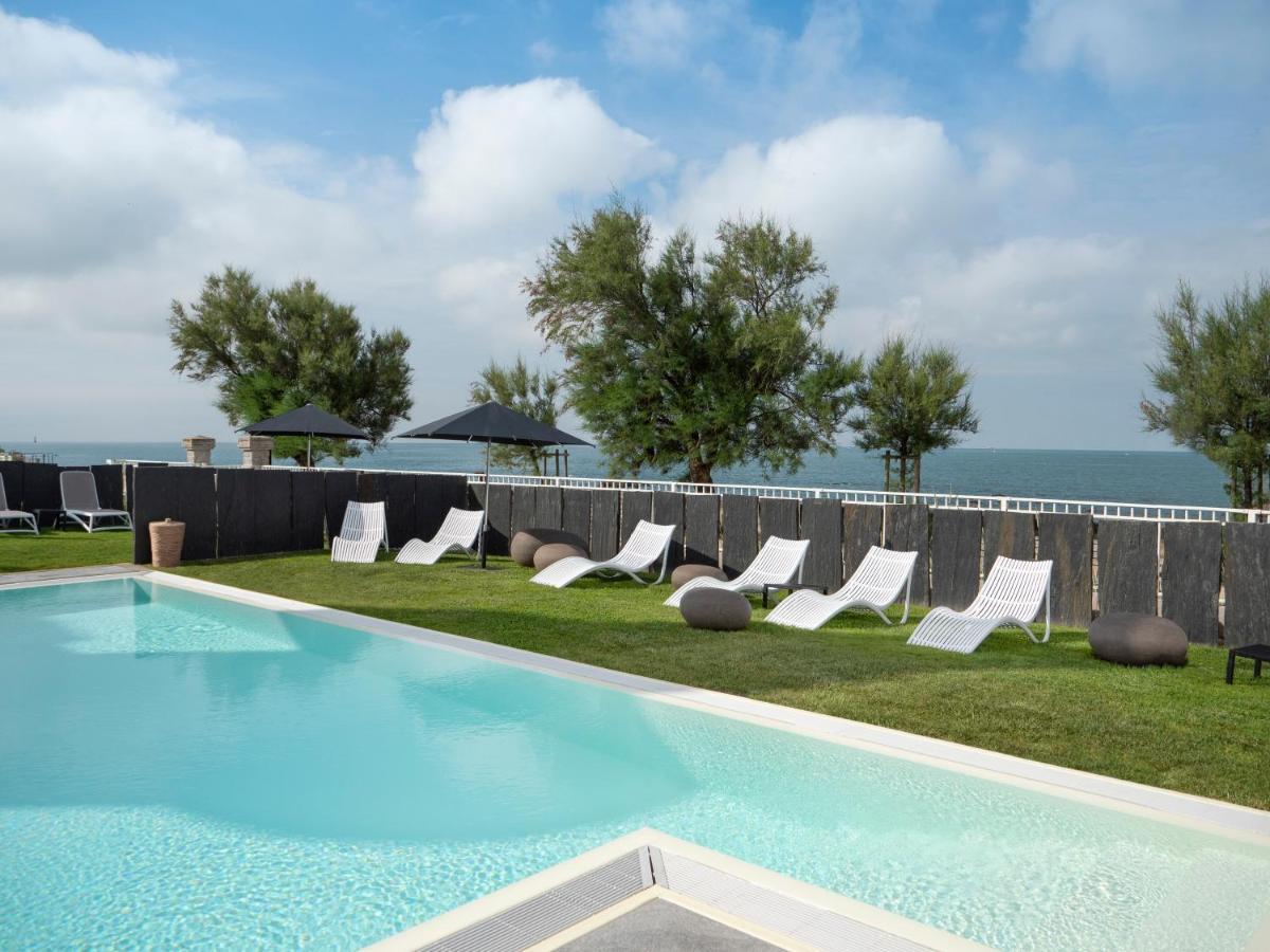 Hotel Chateau Des Tourelles - Relais Thalasso & Spa Pornichet Εξωτερικό φωτογραφία